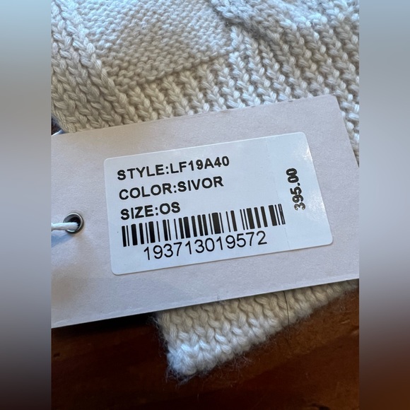 Peter Millar Women’s Cashmere Cable Knit Scarf - Picture 3 of 4